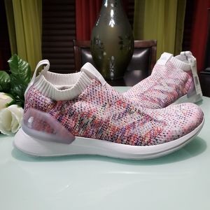 (SOLD) Adidas Rapida Run Laceless Sneakers